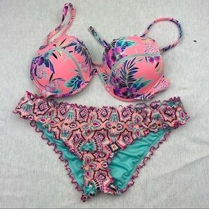 Shade & Shore Pink Ruffled Bikini Size 38B Floral Geometric